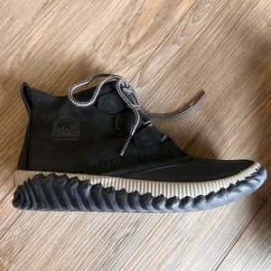 Black Sorel rain boots!